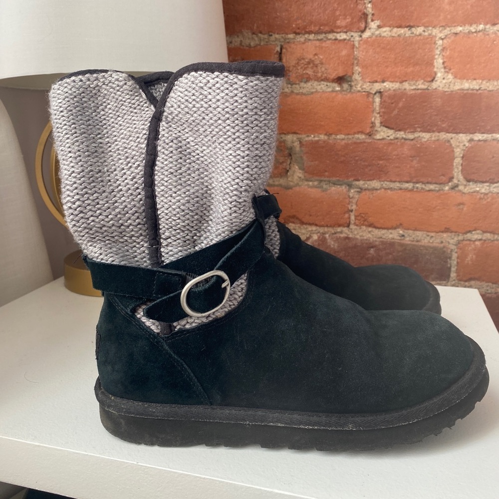 RARE black UGGS with grey knit!!